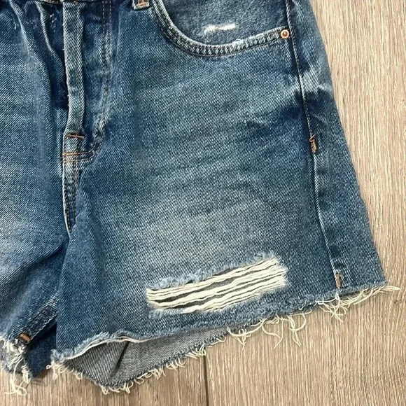 Topshop Moto high waisted denim cutoff shorts - Picture 3 of 9